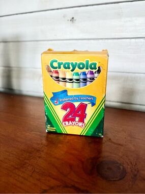 Vintage 2006 Crayola 24 Count Crayons Yellow Box with Almost New Incl Dandelion